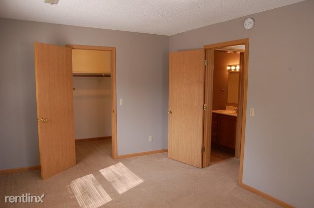 Building Photo - 2 br, 1 bath  - 1014 Oakcrest St Apt 1