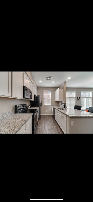 Primary Photo - 240 W Juniper Ave