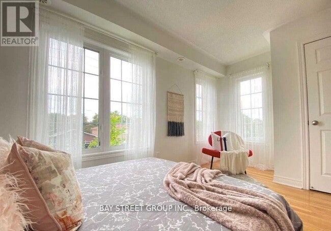 Photo du bâtiment - 177 Finch Ave E