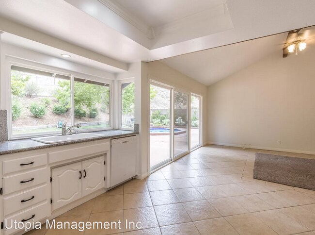 Building Photo - 4 br, 2 bath House - 5914 Carell Ave