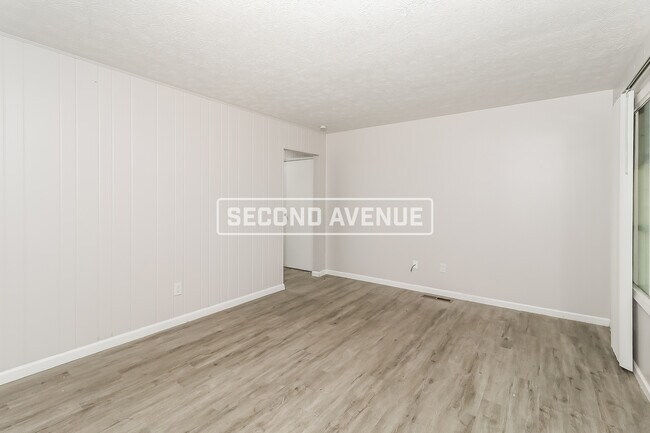 Building Photo - 10918 Maplehill DR