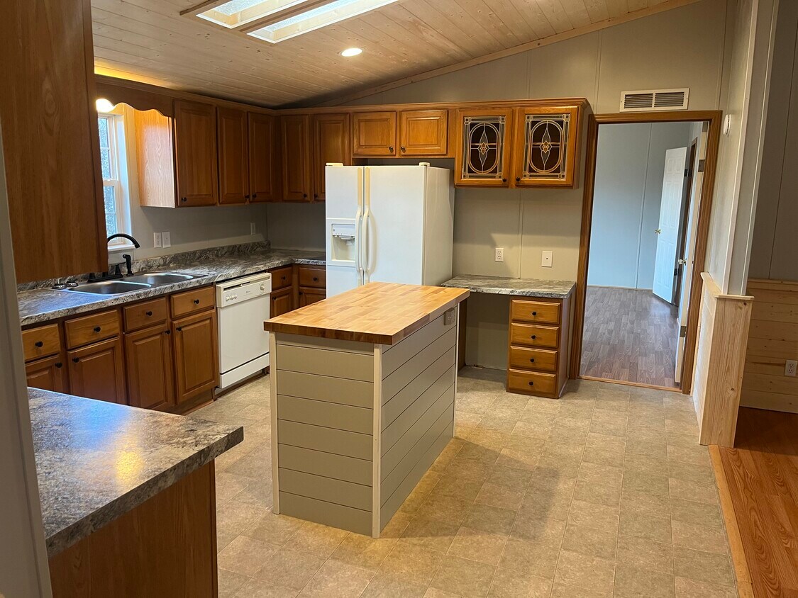 Foto principal - 700 Coffey Rd