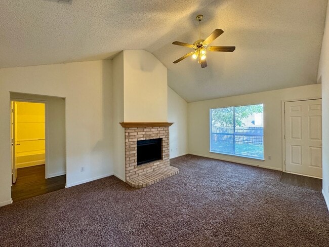 Building Photo - 632park