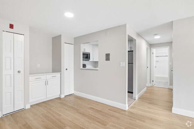 2BR, 1BA - 1,080SF - Dining Room - Ocean Point Apartments