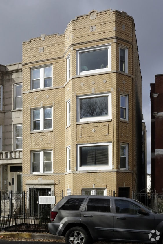 Building Photo - 1330 N Artesian Ave