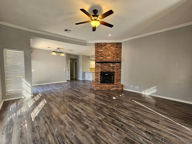 Foto del edificio - (3) Bed/(2) Bath Avail NOW! Storm Shelter!