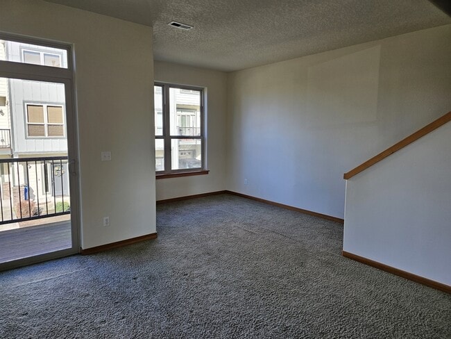 Building Photo - 511 NE 84th Cir