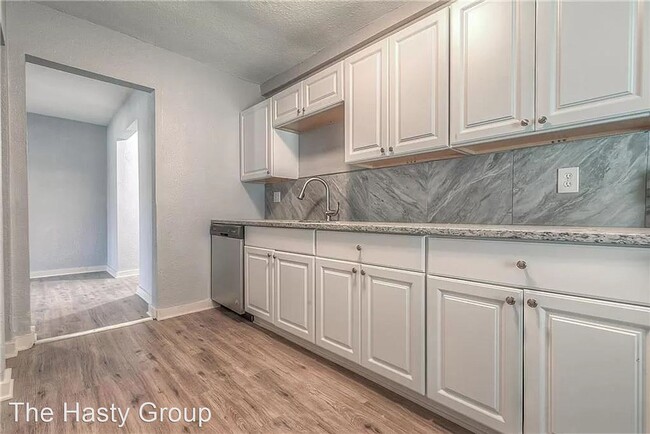 Building Photo - 3 br, 2 bath House - 7916 Prospect Ave