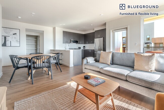 Foto del edificio - 2333 Calle Del Mundo