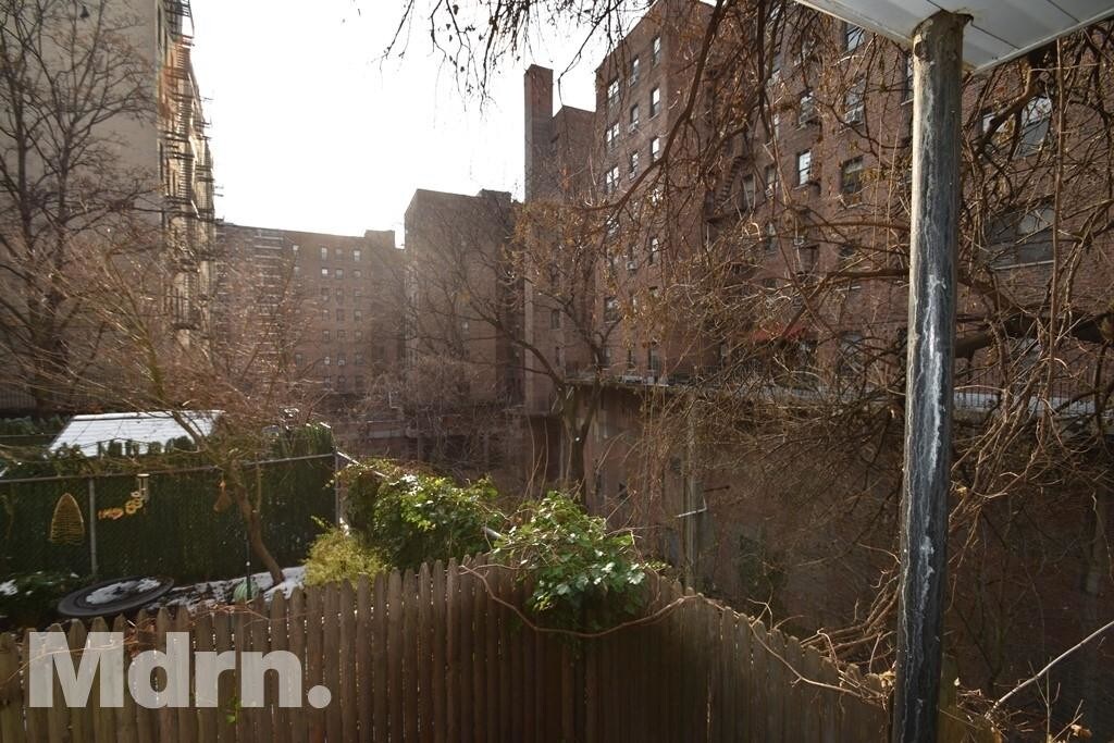 Primary Photo - 1 bedroom with private outdoor space
