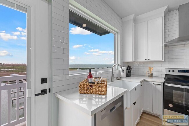 Foto del edificio - 111 W Sunny Isle Dr