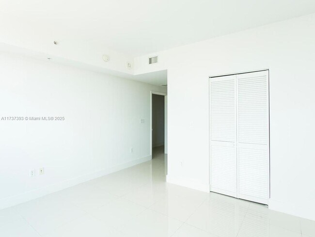 Foto del edificio - 244 Biscayne Blvd