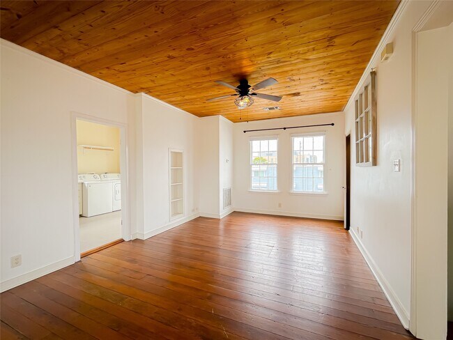 Building Photo - 1101 Church St