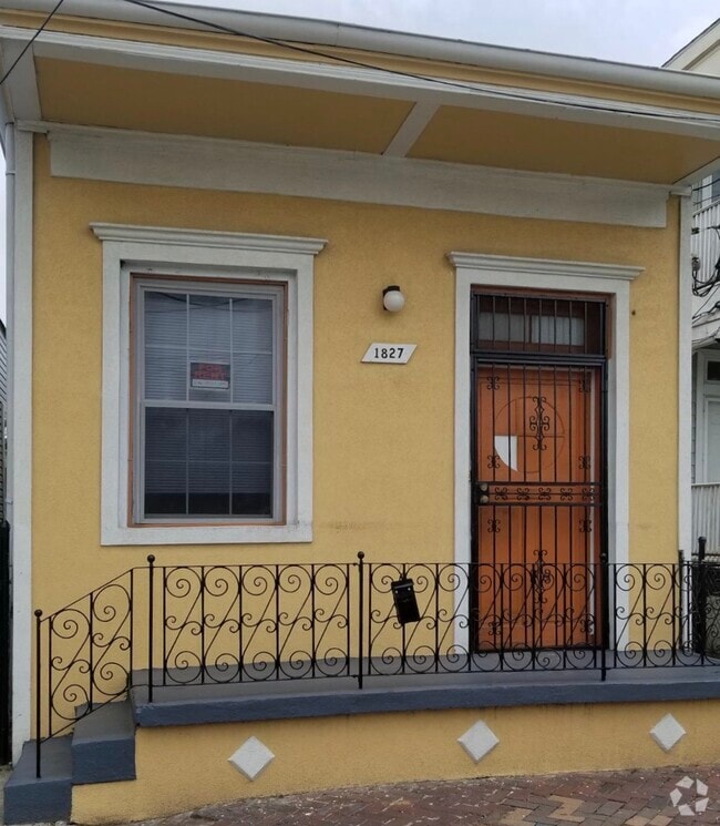 Building Photo - 1827 Saint Ann St