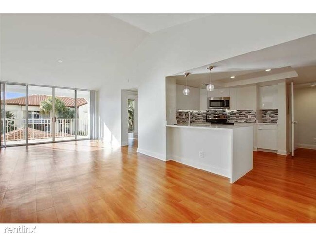 Foto del edificio - 3605 NE 207th St