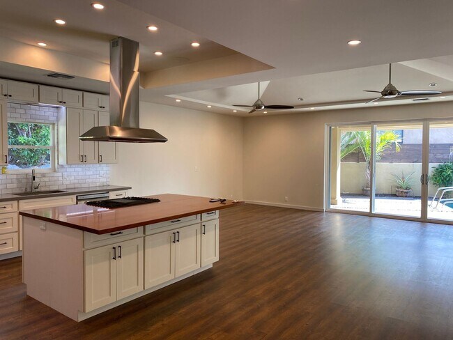 Building Photo - 3 br, 2.5 bath House - 182 Ponana St