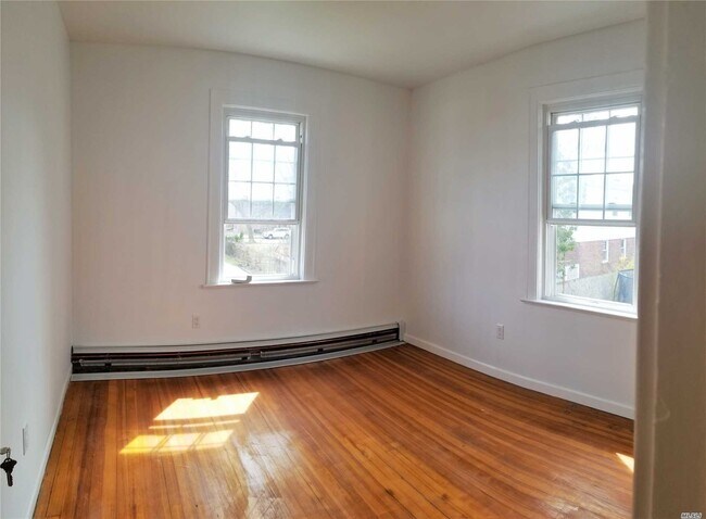 Building Photo - 154-14 20th Ave