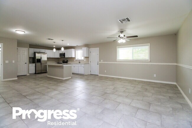 Building Photo - 452 S Higo Cir