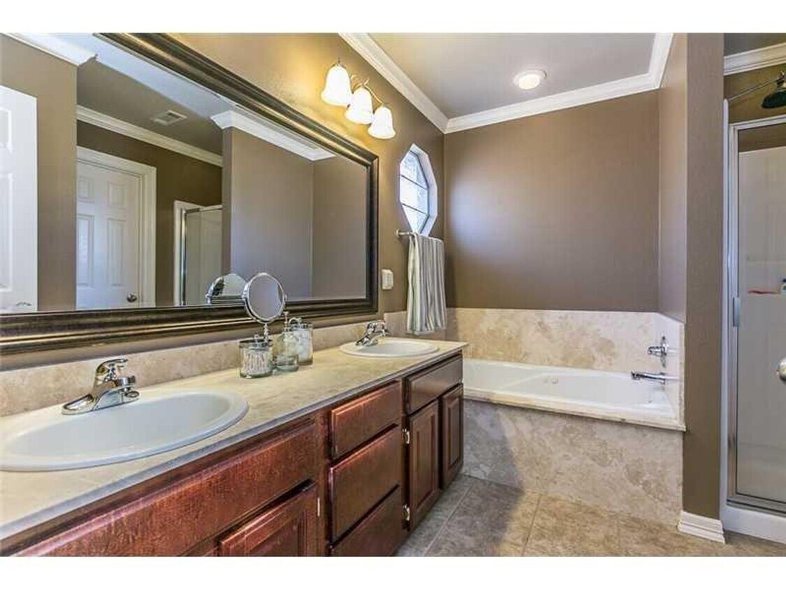 Foto del edificio - Nice Home in W Fayetteville