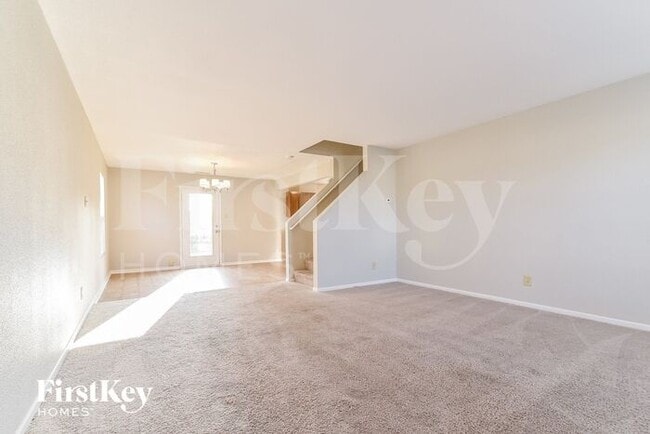 Foto del edificio - 723 Sedgewick Ln