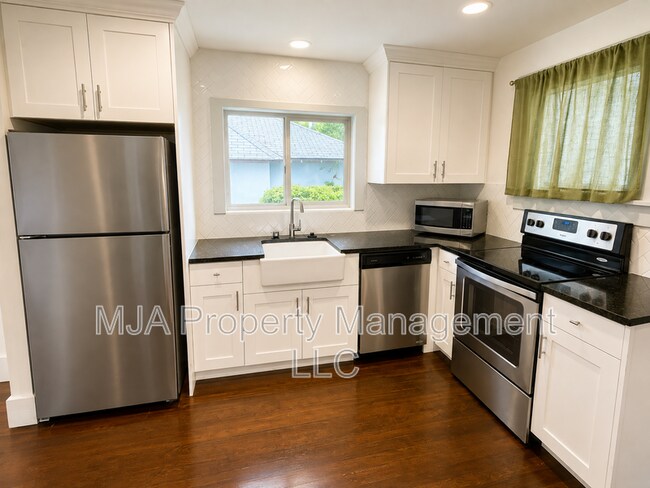 Building Photo - 144 S 500 W
