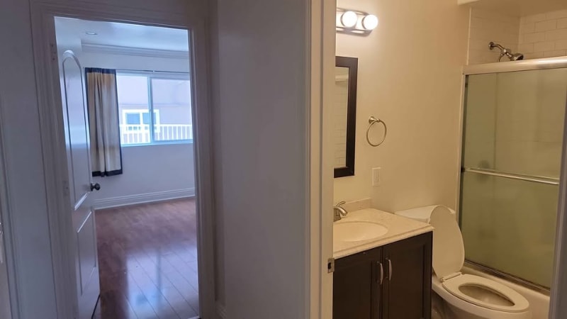 Foto principal - 1720 Newport Ave