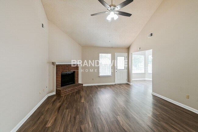 Foto del edificio - 7569 Bridelwreath Dr