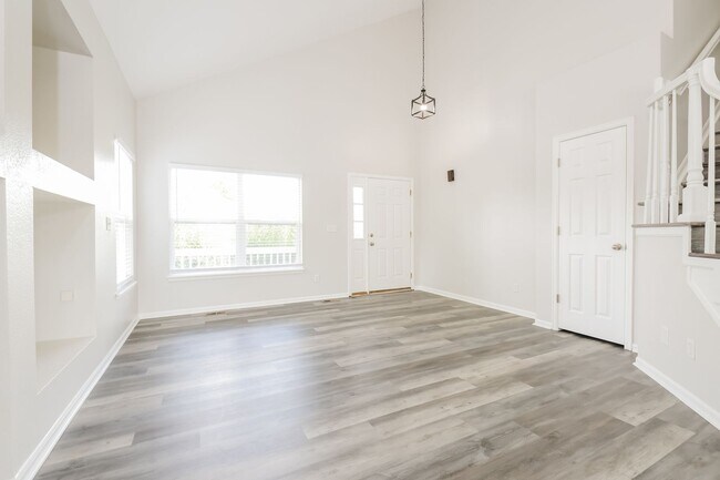 Building Photo - Newly update 4 bed/2.5 Bath in Parker