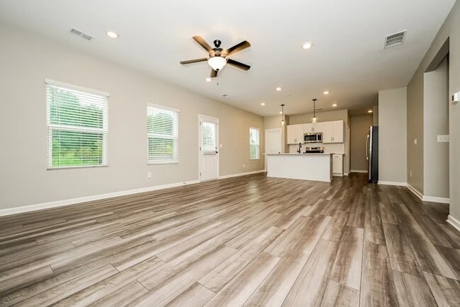 Building Photo - 1210 Starmoss Ln