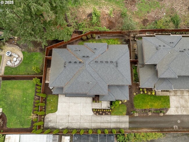 Building Photo - 9709 SW West Haven Dr