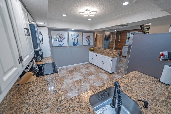 Building Photo - 22936 Ironwedge Dr