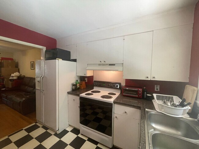 Foto del edificio - 174-176 Riverdale Dr