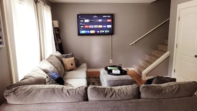 Living room - 3312 College St