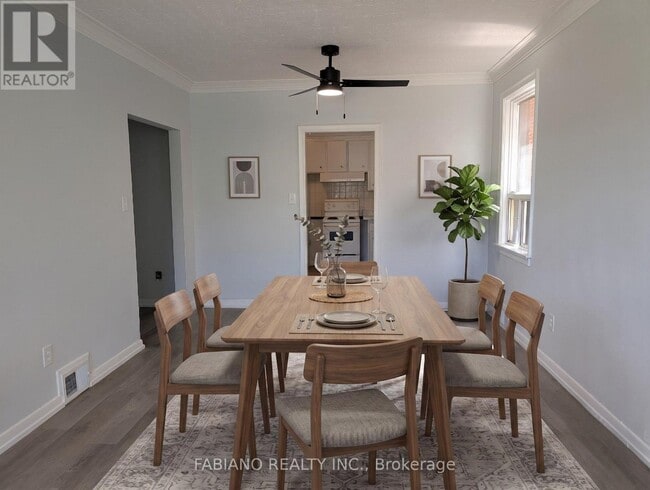 Building Photo - 5 Hertford Ave