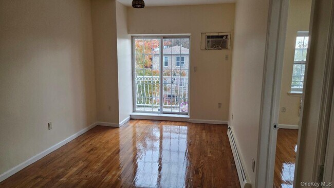 Foto del edificio - 175-11 90th Ave