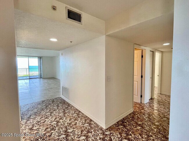 Foto del edificio - 3740 Ocean Beach Blvd