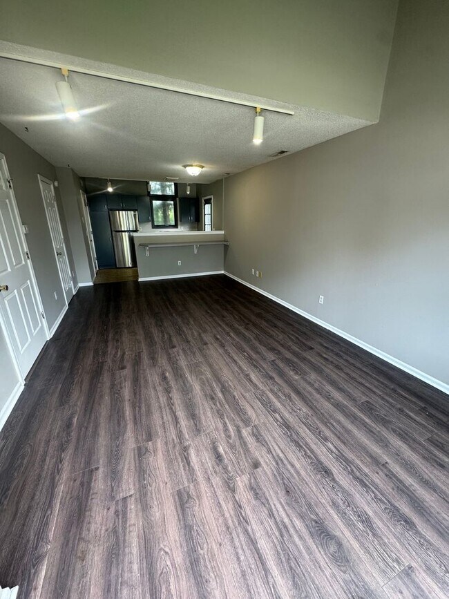 Foto del edificio - 1324 Lofton Way