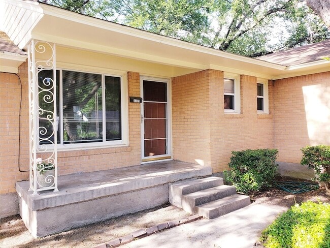 Building Photo - 3309 San Marcus Ave