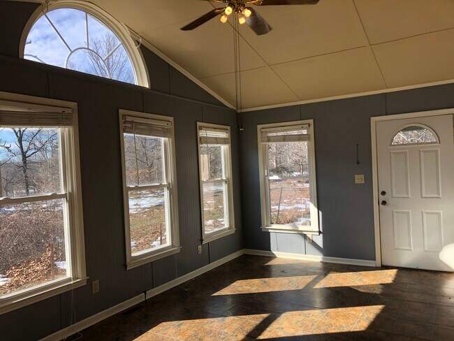 Sunroom - 75 Luther Rd
