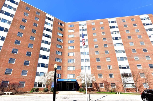 Foto del edificio - 11850 Edgewater Dr