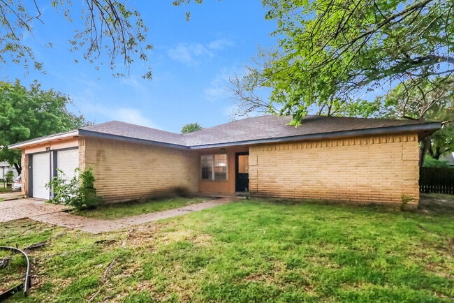 Building Photo - 19402 San Gabriel Dr