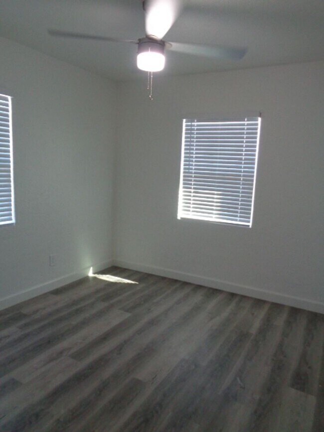 Building Photo - 1615 W Osborn Rd