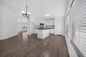 Building Photo - 9303 Redfish Dr