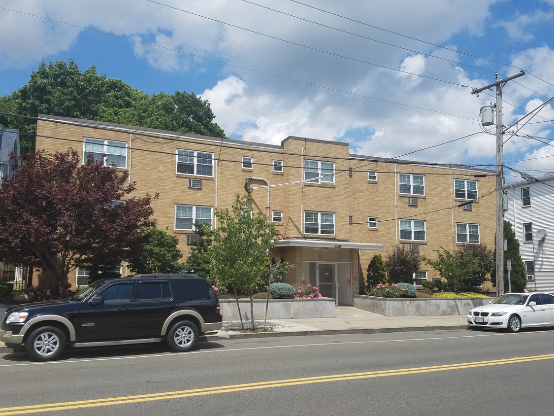 Primary Photo - Chelsea Street Apartments