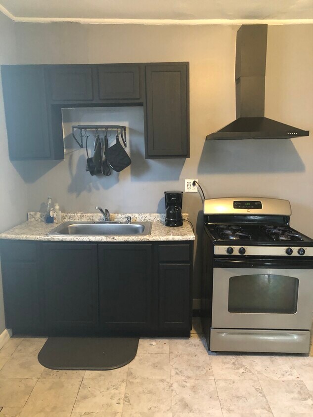 Primary Photo - 237 W 114th St