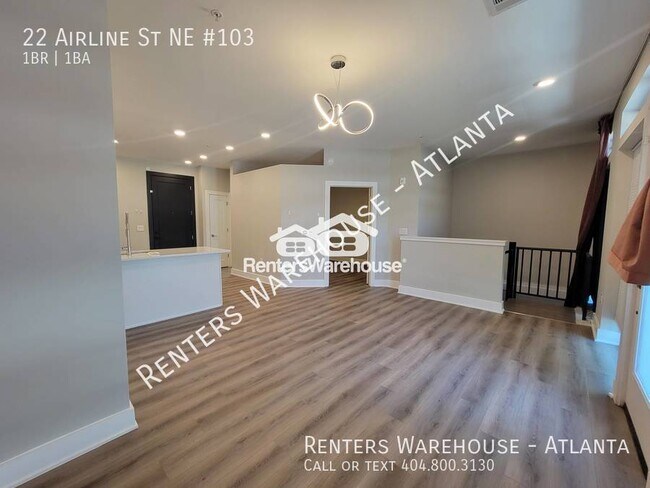 Foto del edificio - Location! Location! 2 Story 1 Bedroom step...