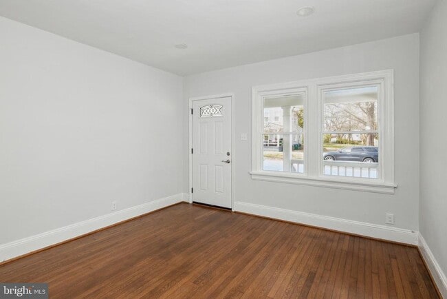 Building Photo - 3406 Stockton St