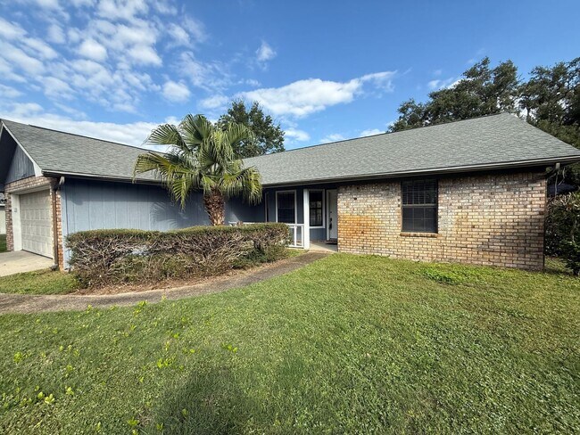 Foto del edificio - Gulf Breeze - Paradise Bay - 3 bedroom, 2 bathroom w/ lawn care included