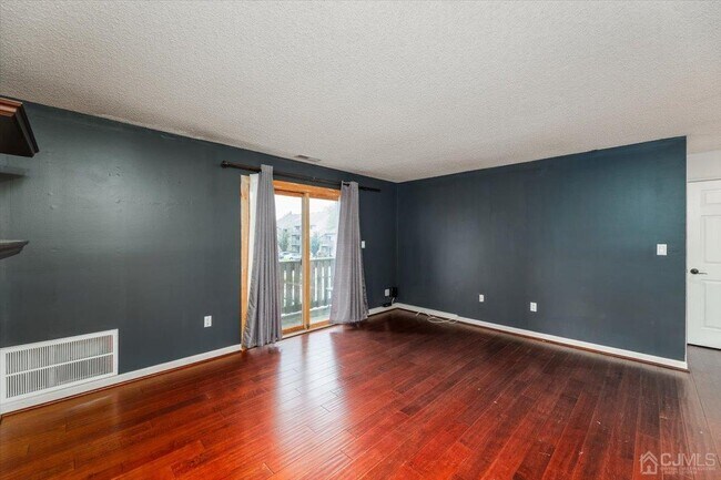 Building Photo - 2114 Ravens Crest Dr