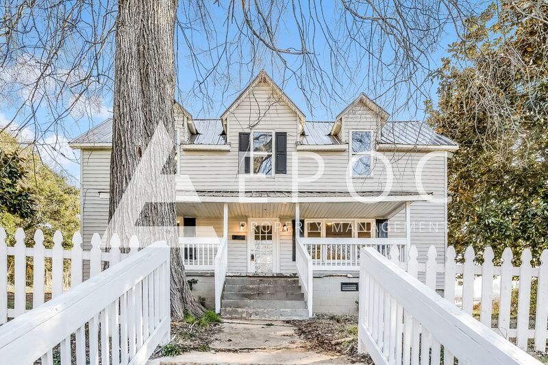 Foto principal - 921 Thurmond St